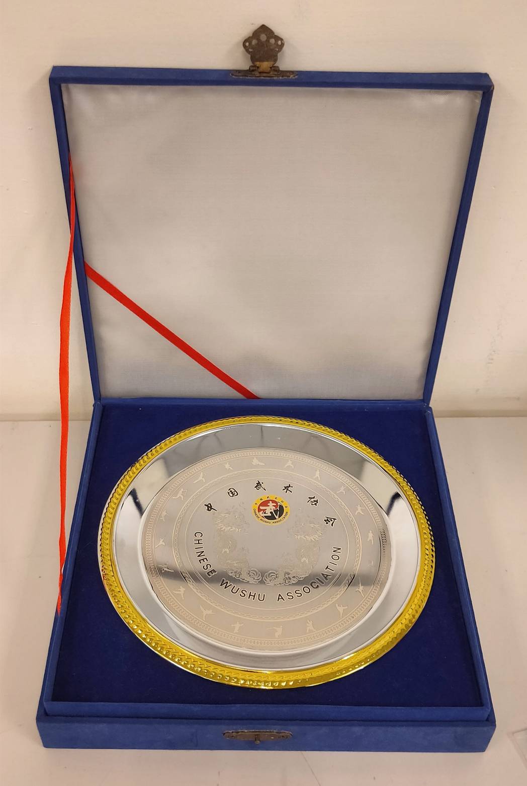 中國武術協會致贈銀盤的圖檔，第2張，共2張