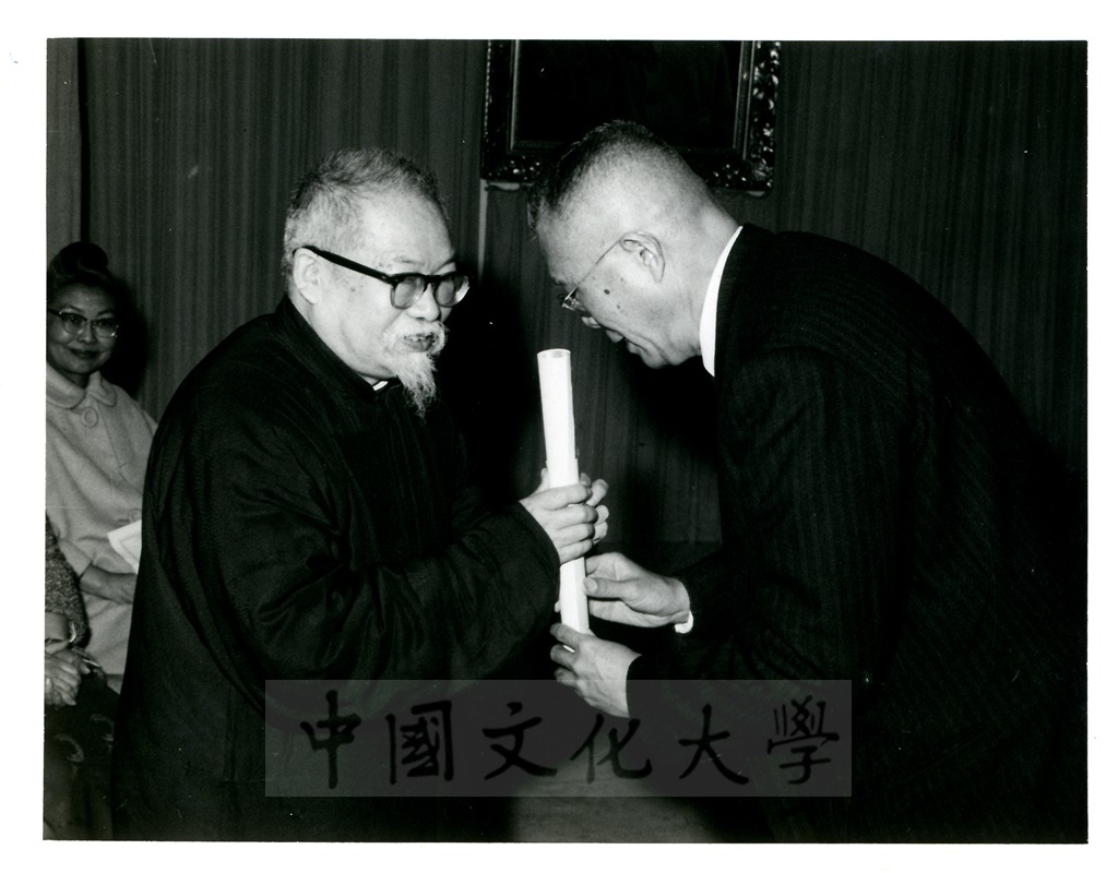 創辦人張其昀與曾約農先生合影的圖檔，第1張，共1張