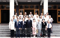 2001年6月30日中國文化大學行管系畢業校友回母校參訪並拜會董事長張鏡湖的圖片