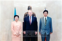 1999年4月13日美國北科羅拉多大學校長Hank Brown與該校教育學院院長黃茂樹蒞臨本校參訪的圖片