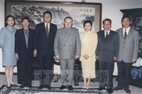 1998年1月8日英國里茲大學副校長Alan C. Roberts蒞臨訪問並拜會張董事長鏡湖、校長林彩梅的圖片