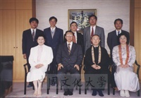 1996年4月20日董事長張鏡湖率同校長林彩梅、日文系主任徐興慶赴橫濱孝道山拜訪岡野正貫伉儷的圖片