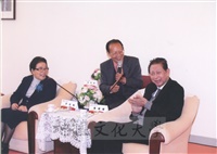 2014年3月1日韓國湖南大學創辦人李花城博士及日本創價大學副校長加賀讓治蒞校參加本校建校52週年校慶時先行拜會董事長張鏡湖的圖片