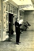 中華學術院院長張其昀於大成館迎接第一屆國際華學會議貴賓的圖片