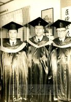 徐立夫、藍蔭鼎先生與創辦人合影的圖片
