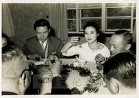 張其昀主任在國防研究院宴請音樂家鄧昌國、藤田梓夫婦等。的圖片
