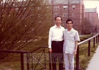 文化學院留學生林顯輝與政大于琮嘉老師，攝於密蘇里州立大學的圖片