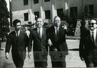 張其昀於國防研究院接待來賓的圖片