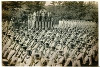 中韓雙方於韓國鎮海會議檢閱大韓民國海軍的圖片