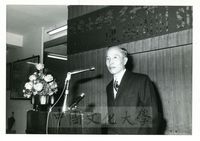 陳民耿於馬哈丁辛名譽哲士典禮上致詞的圖片