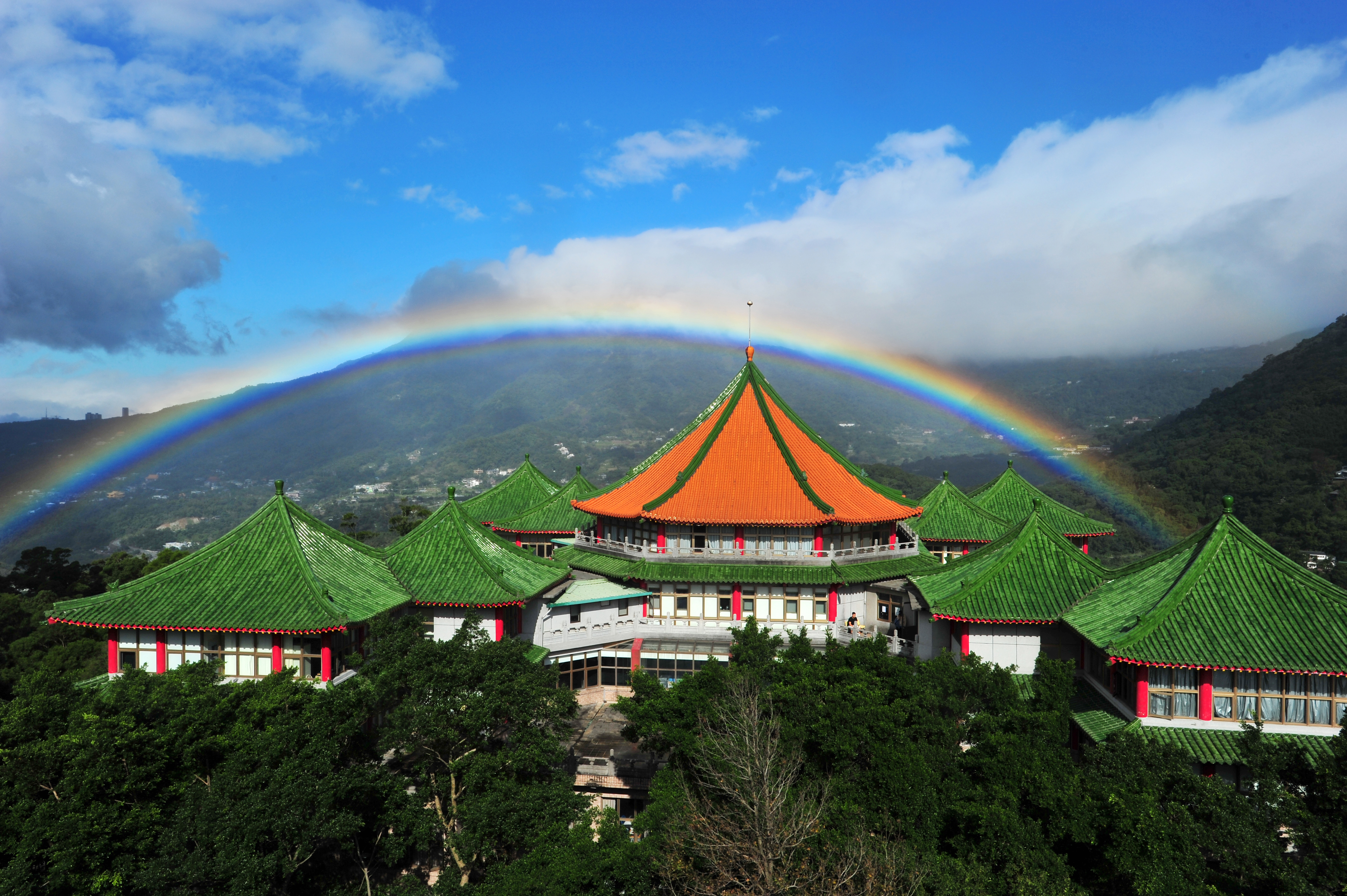 文大大氣系/地學所彩虹觀測計劃的焦點圖