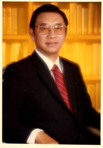 19841212張鏡湖出任董事長
